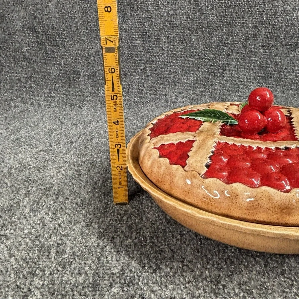 Cherry Pie Dish W/Lid  11